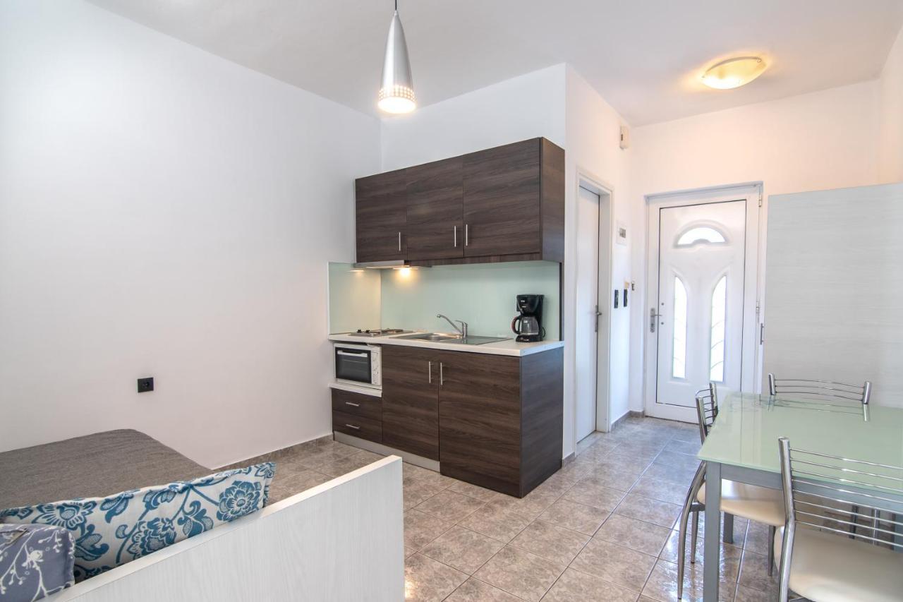Mythos Apartments Damnoni Exterior photo